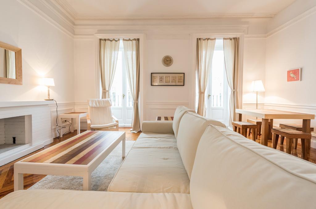 Apartamentos Alcala Madrid Luaran gambar